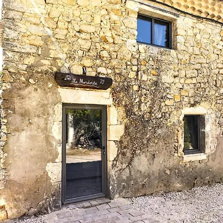 1 A 6 Pers Air Conditione In La Mordoree Lussan (Gard)